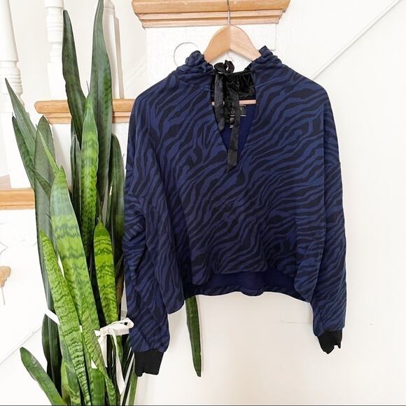 VICTORIAS SECRET blue black zebra print sweatshirt - Picture 1 of 6